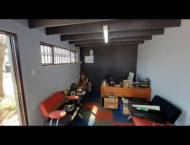 INDUSTRIAL PROPERTY TO RENT IN LYTTELTON MANOR